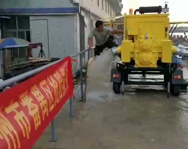 排水搶險車 排水搶險車